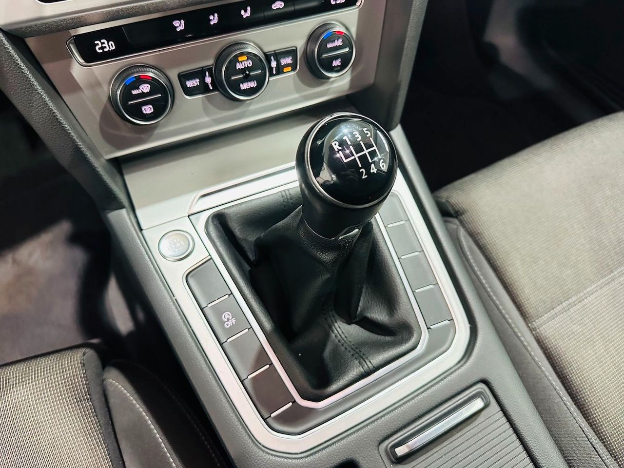 VOLKSWAGEN Passat Edition 2.0 TDI Variant - foto 14