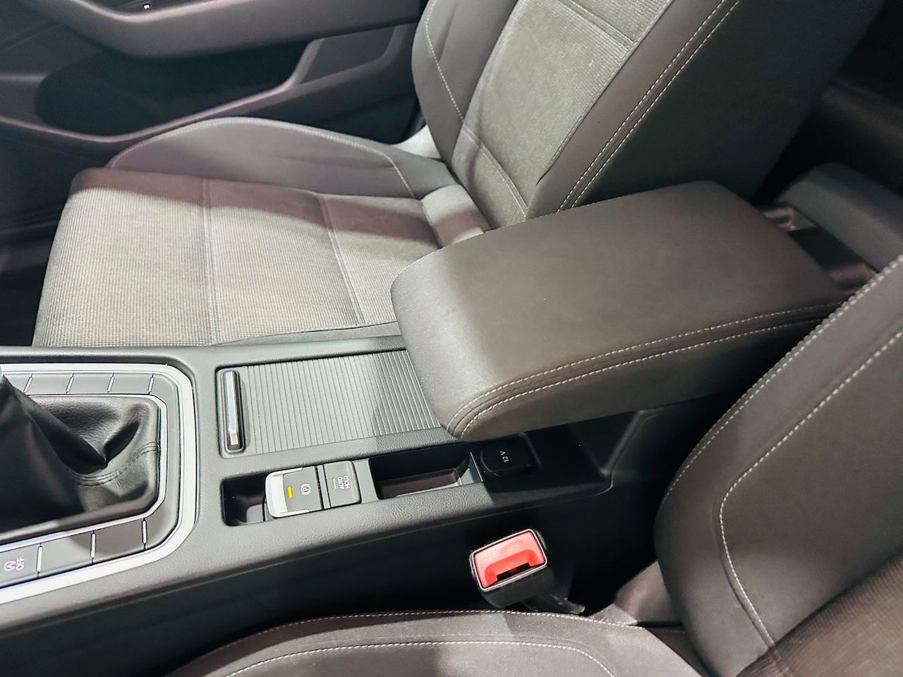 VOLKSWAGEN Passat Edition 2.0 TDI Variant - foto 33