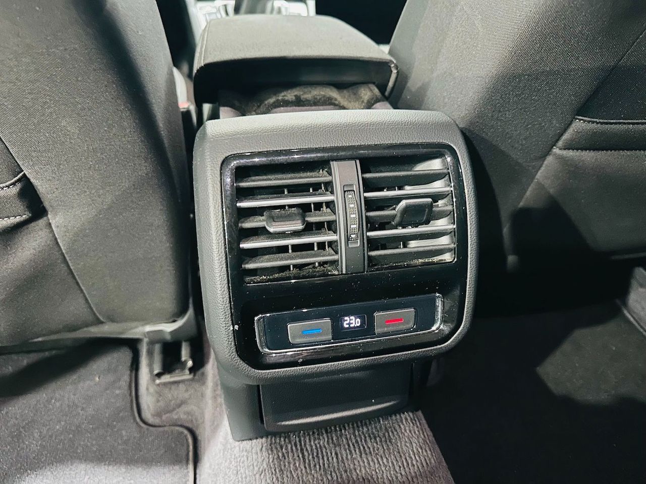 VOLKSWAGEN Passat Edition 2.0 TDI Variant - foto 19