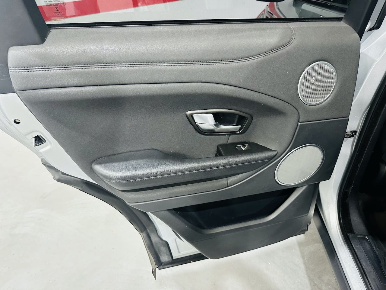 Land-Rover Range Rover Evoque SE - foto 30