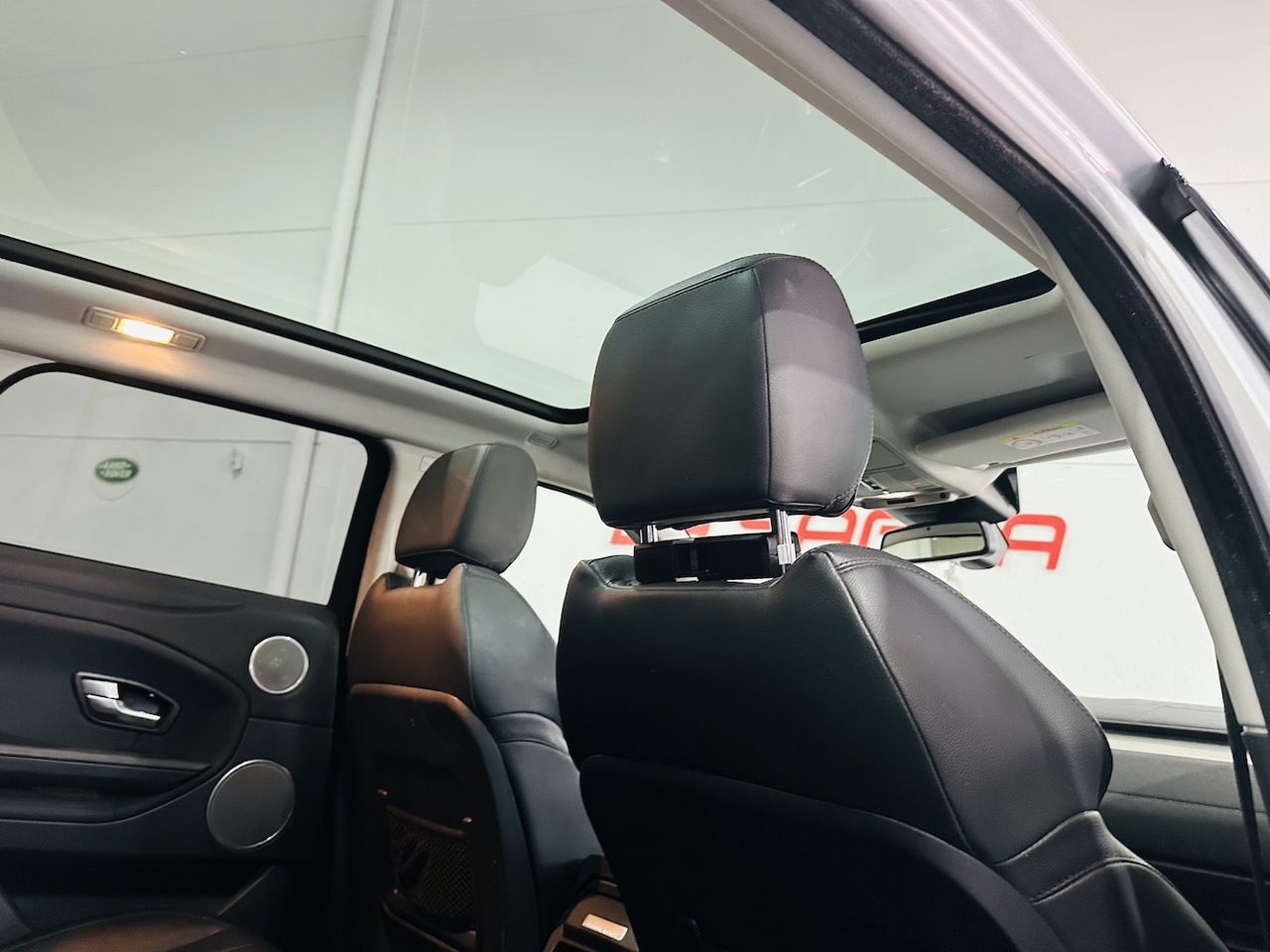 Land-Rover Range Rover Evoque SE - foto 31