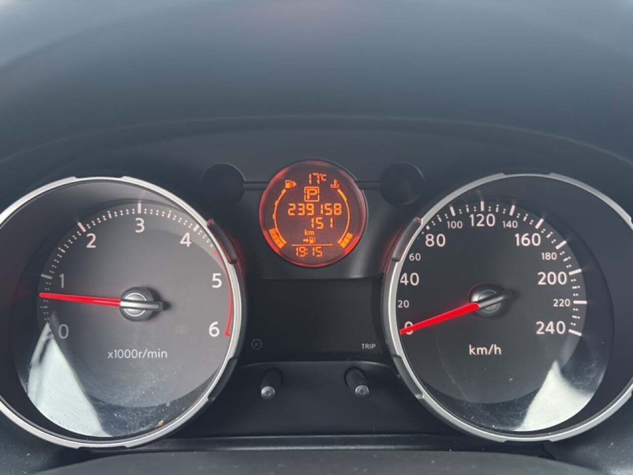 Nissan Qashqai+2 2.0 dCi TEKNA PREMIUM 4x4 A/T P Negr 17" - foto 10