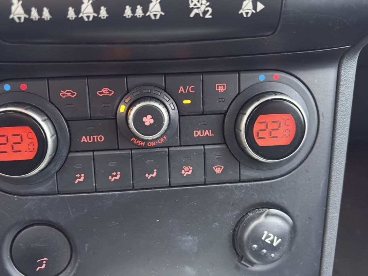 Nissan Qashqai+2 2.0 dCi TEKNA PREMIUM 4x4 A/T P Negr 17" - foto 18