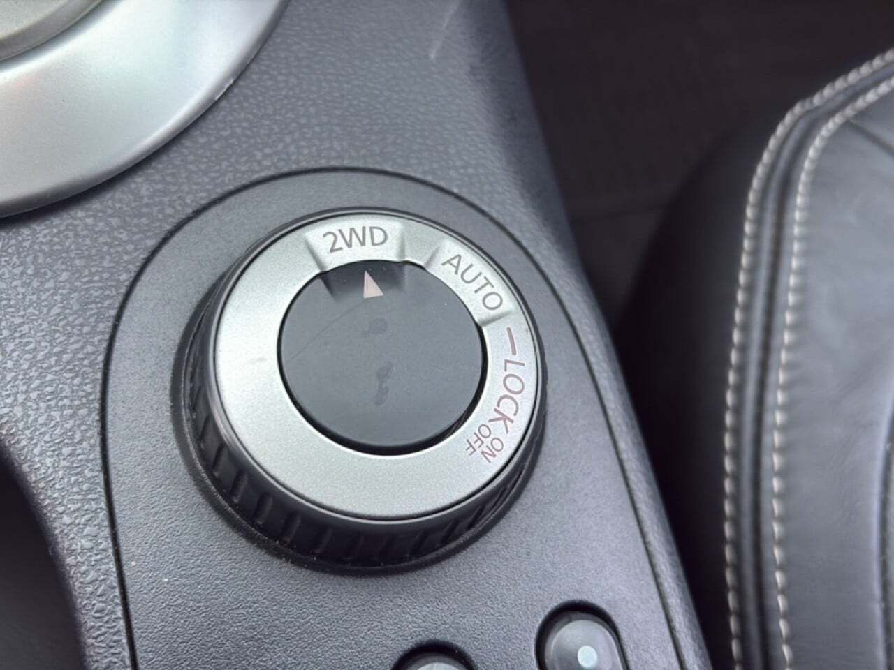 Nissan Qashqai+2 2.0 dCi TEKNA PREMIUM 4x4 A/T P Negr 17" - foto 20