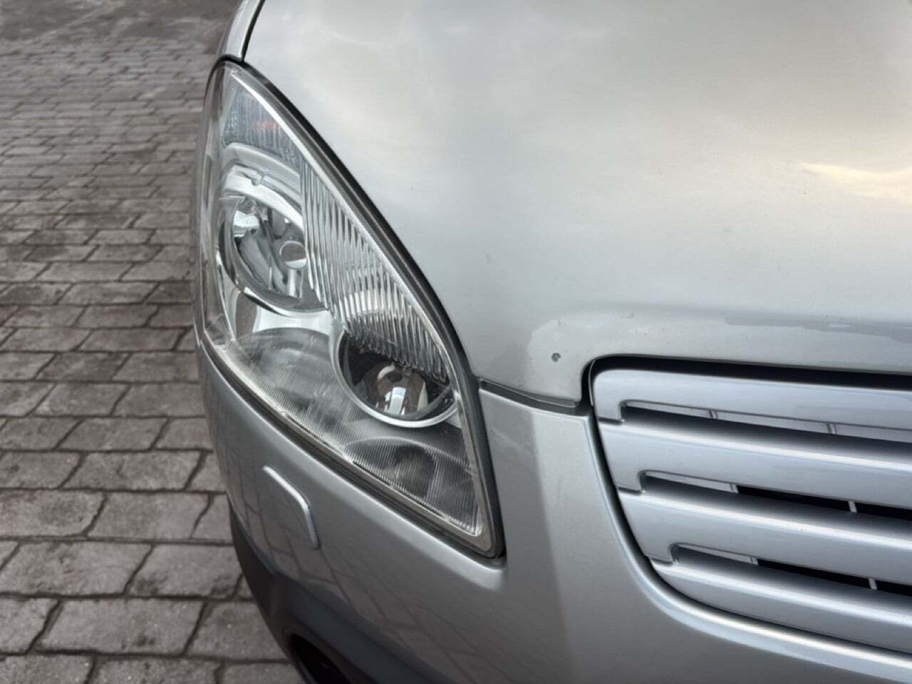 Nissan Qashqai+2 2.0 dCi TEKNA PREMIUM 4x4 A/T P Negr 17" - foto 16