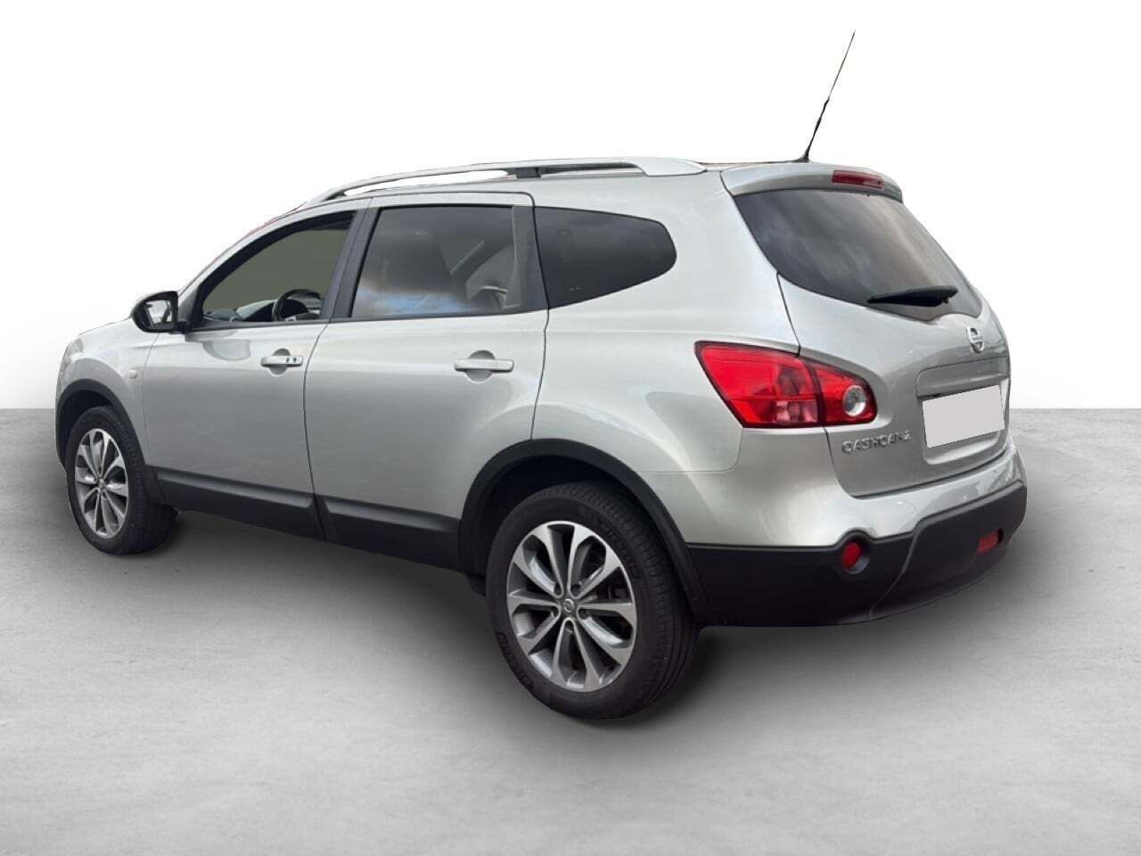 Nissan Qashqai+2 2.0 dCi TEKNA PREMIUM 4x4 A/T P Negr 17" - foto 7