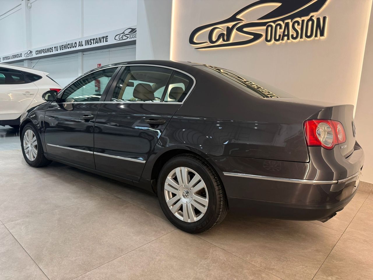 VOLKSWAGEN Passat 2.0 TDI DPF Highline - foto 3