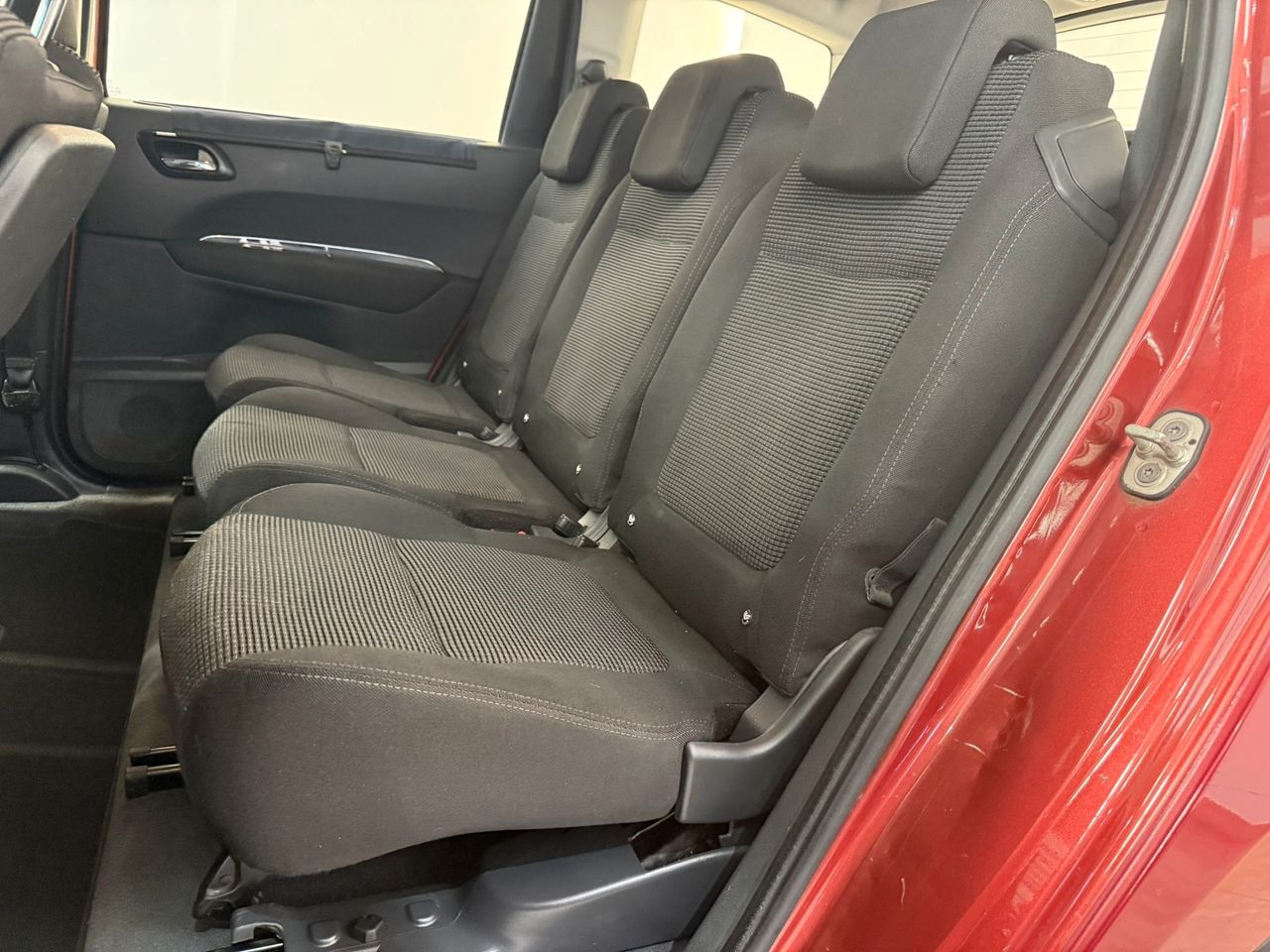 PEUGEOT 5008 Allure 1.6 HDI 112 FAP - foto 9