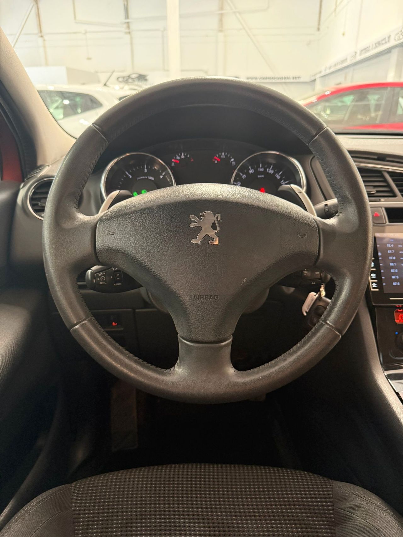 PEUGEOT 5008 Allure 1.6 HDI 112 FAP - foto 13