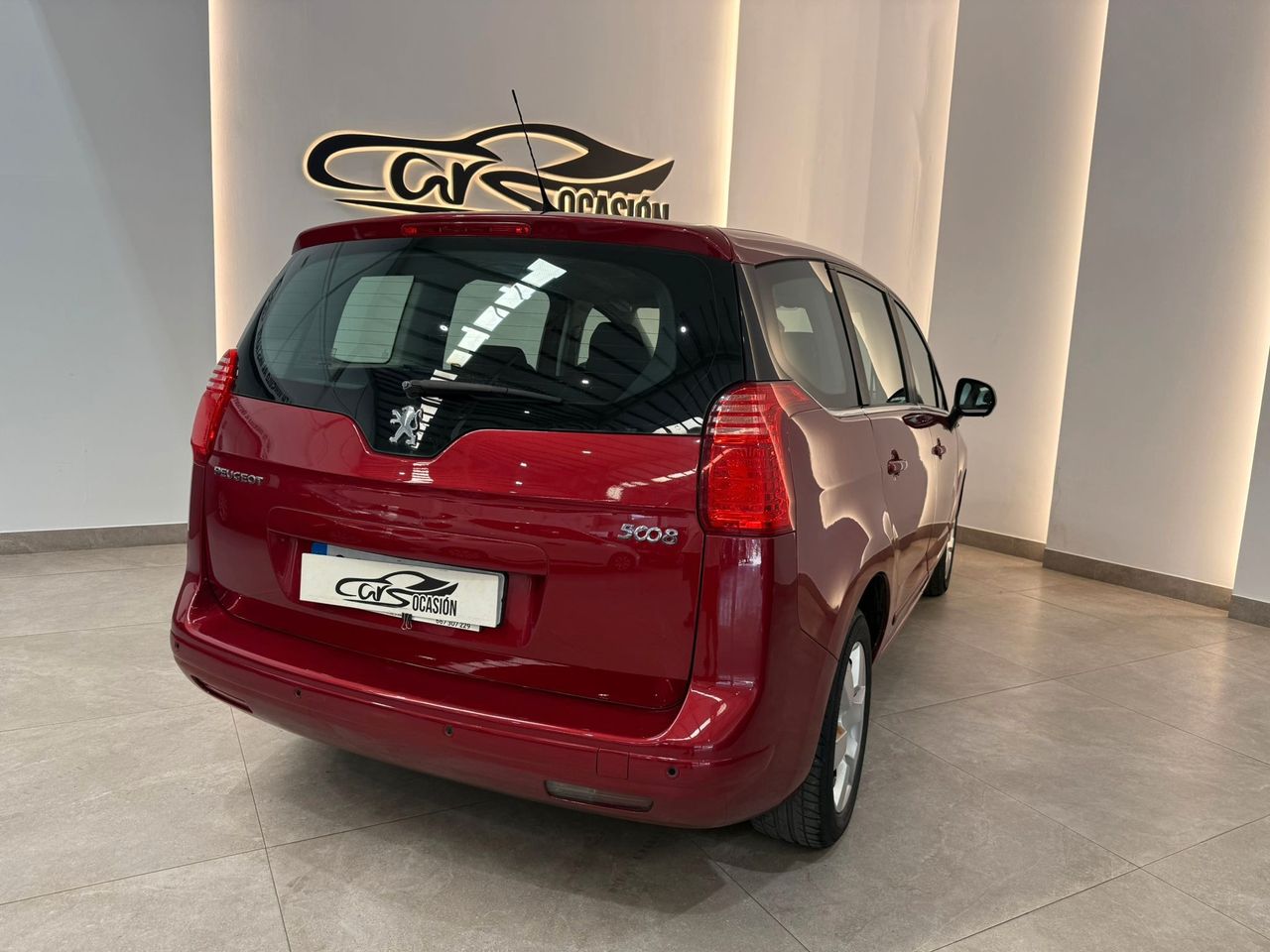 PEUGEOT 5008 Allure 1.6 HDI 112 FAP - foto 19