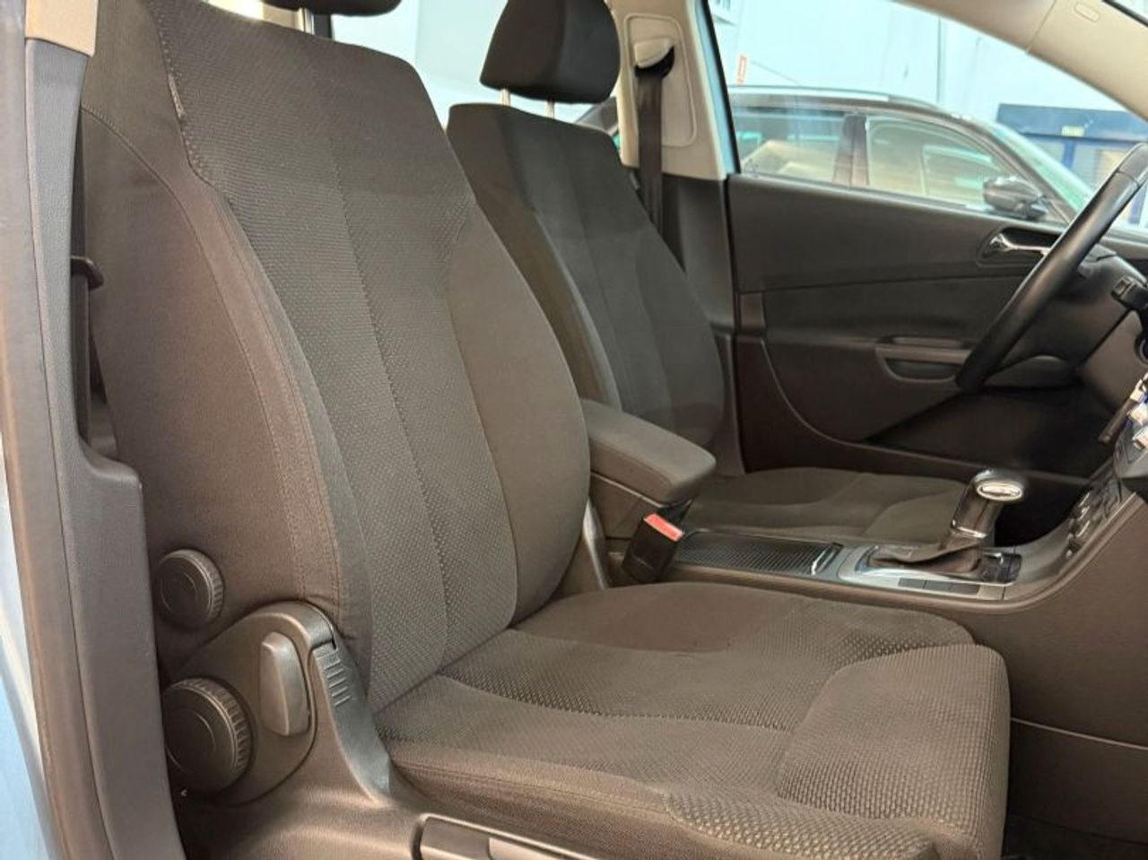 VOLKSWAGEN Passat Variant 2.0 TDI DPF Highline - foto 12