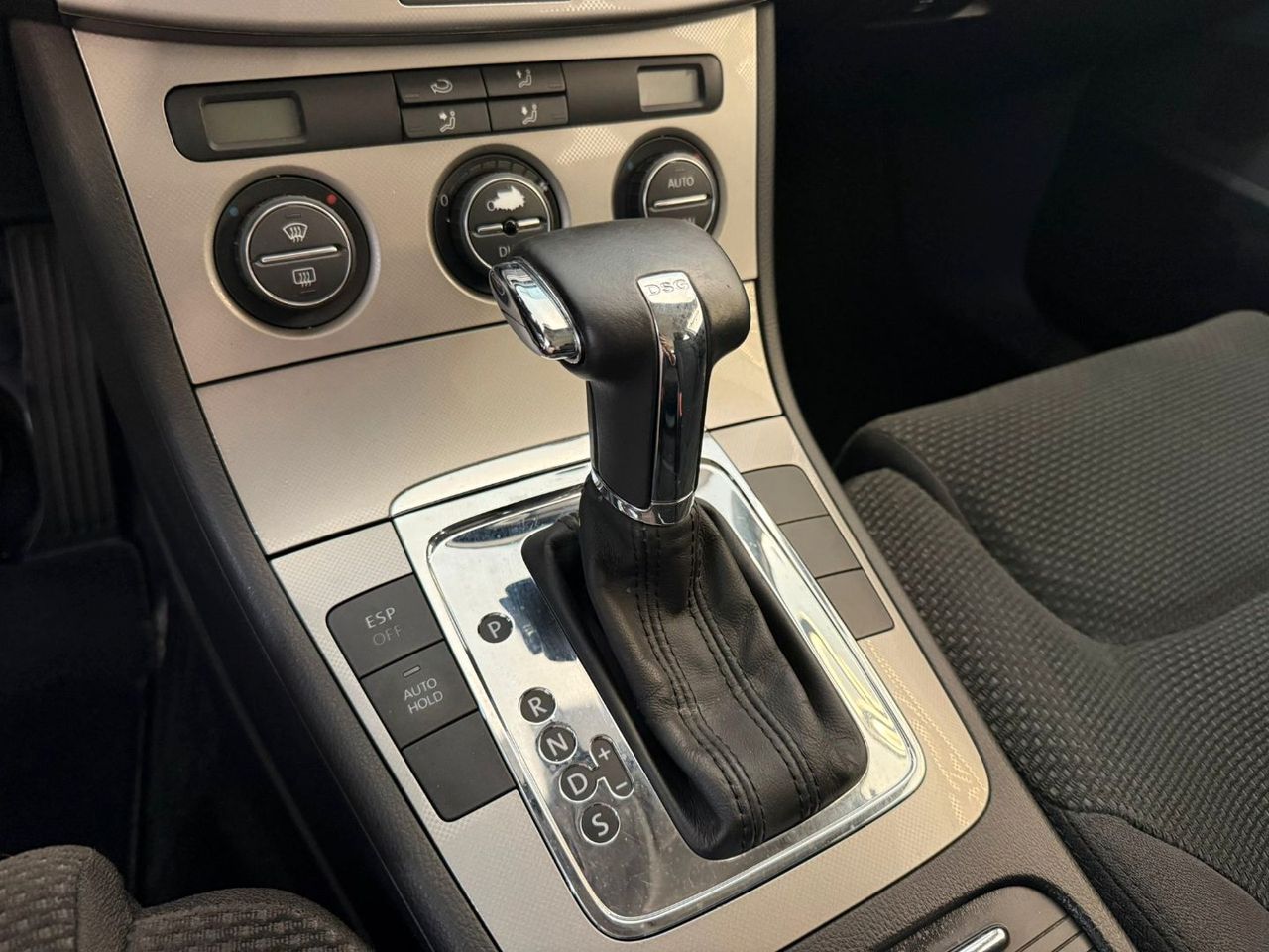 VOLKSWAGEN Passat Variant 2.0 TDI DPF Highline - foto 20