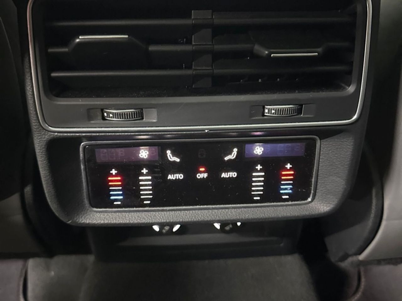 AUDI Q8 55 TFSI Black L quattro tiptronic - foto 23