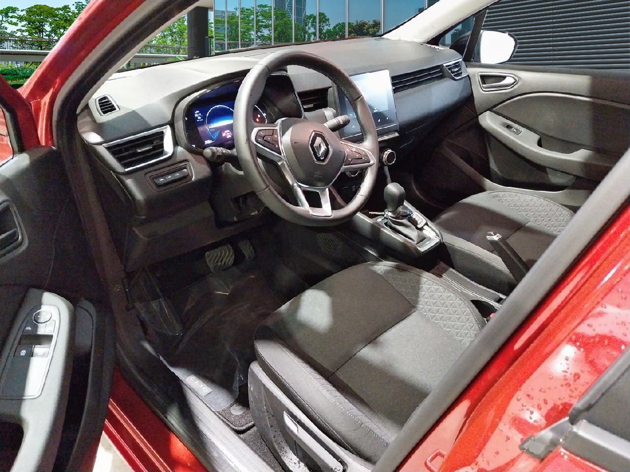 Renault Clio Equilibre E-tech Híbrido 104 Kw (140cv) - Foto 8