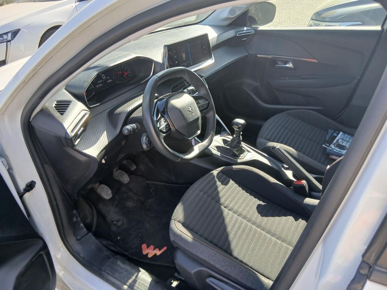 Peugeot 208 Bluehdi 73kw (100cv) Active - Foto 6