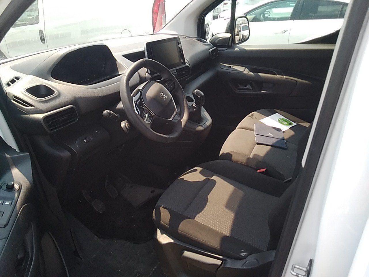Peugeot Partner Premium Standard 600kg Bluehdi 73kw - Foto 8