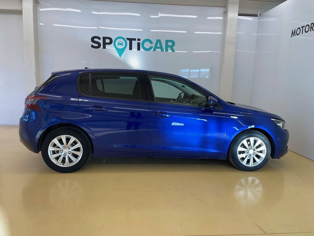 Peugeot 308  5P  BlueHDi 100 S&S 6 Vel. MAN Style - Foto 4