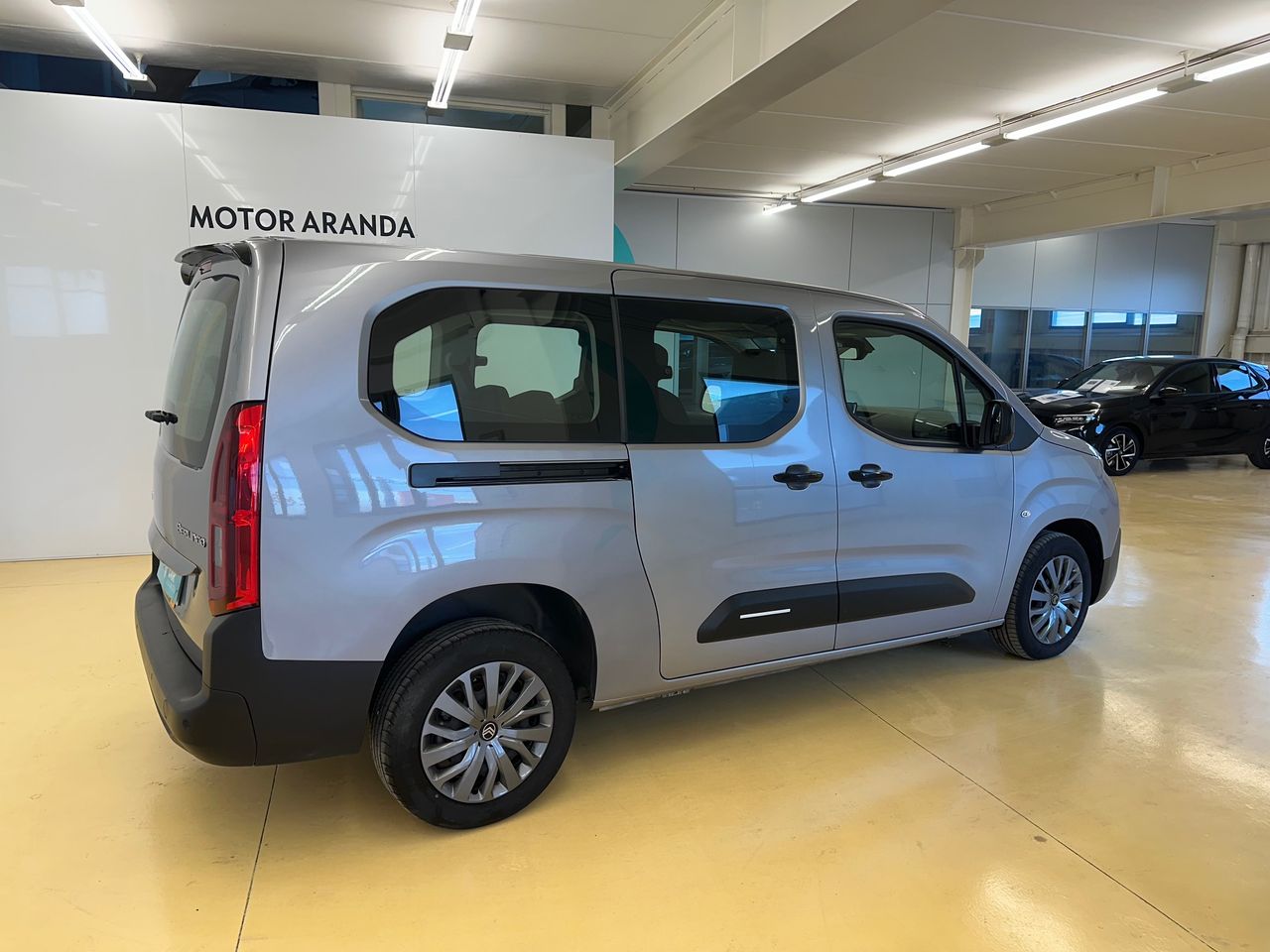 Citroën Berlingo XL BlueHDi PLUS 130CV AT8 - Foto 2