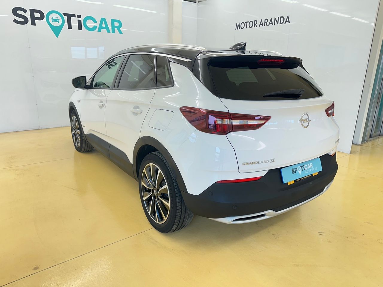 Opel Grandland X Ultimate Híbrido Enchufable 4x4 1.6 Turbo 221 kW - Foto 5