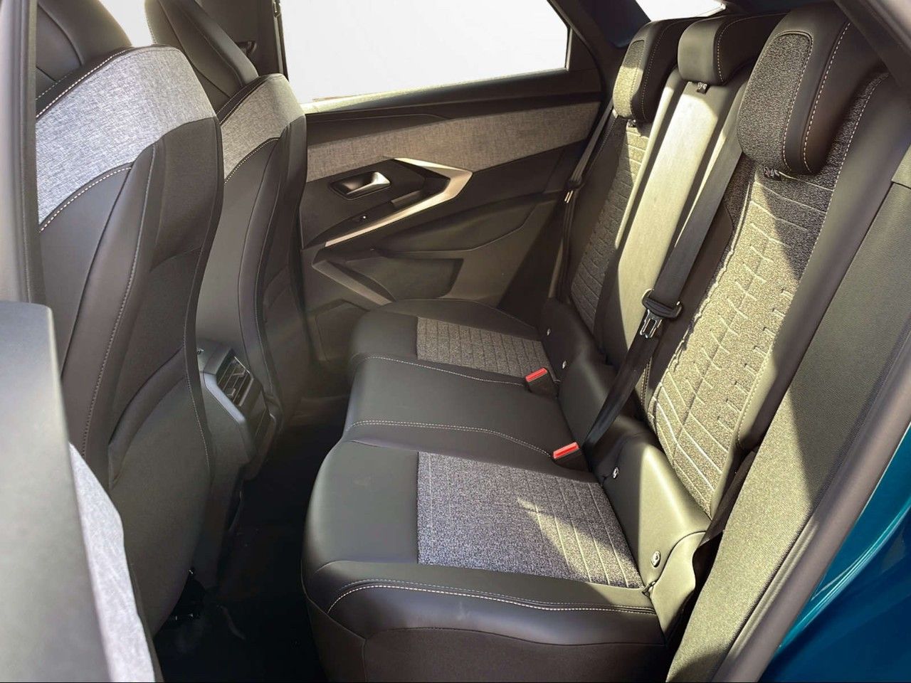 Peugeot 3008 Allure Pack Hybrid 136 e-DCS6 - Foto 2