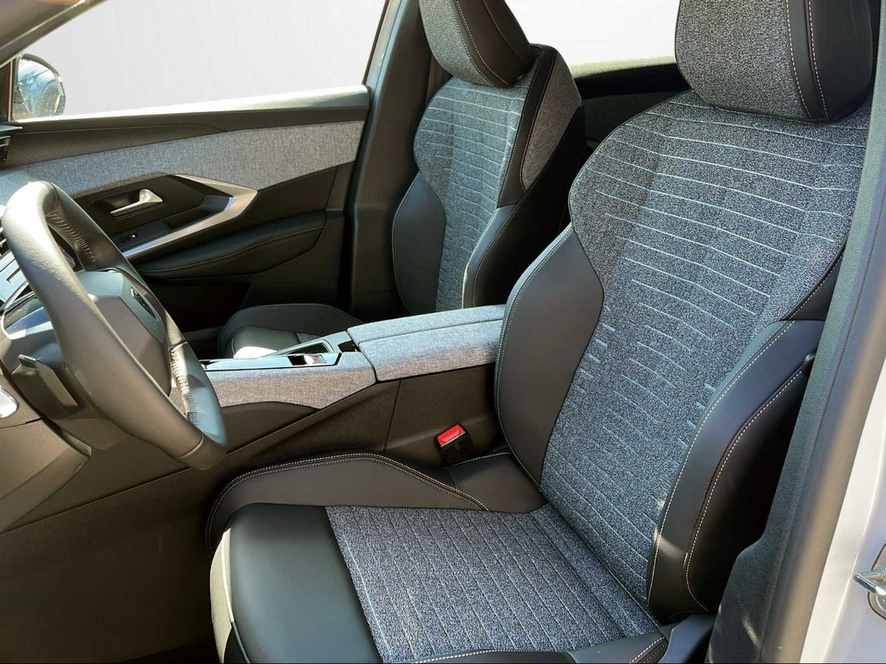 Peugeot 5008 Allure Hybrid 145 e-DCS6 - Foto 2