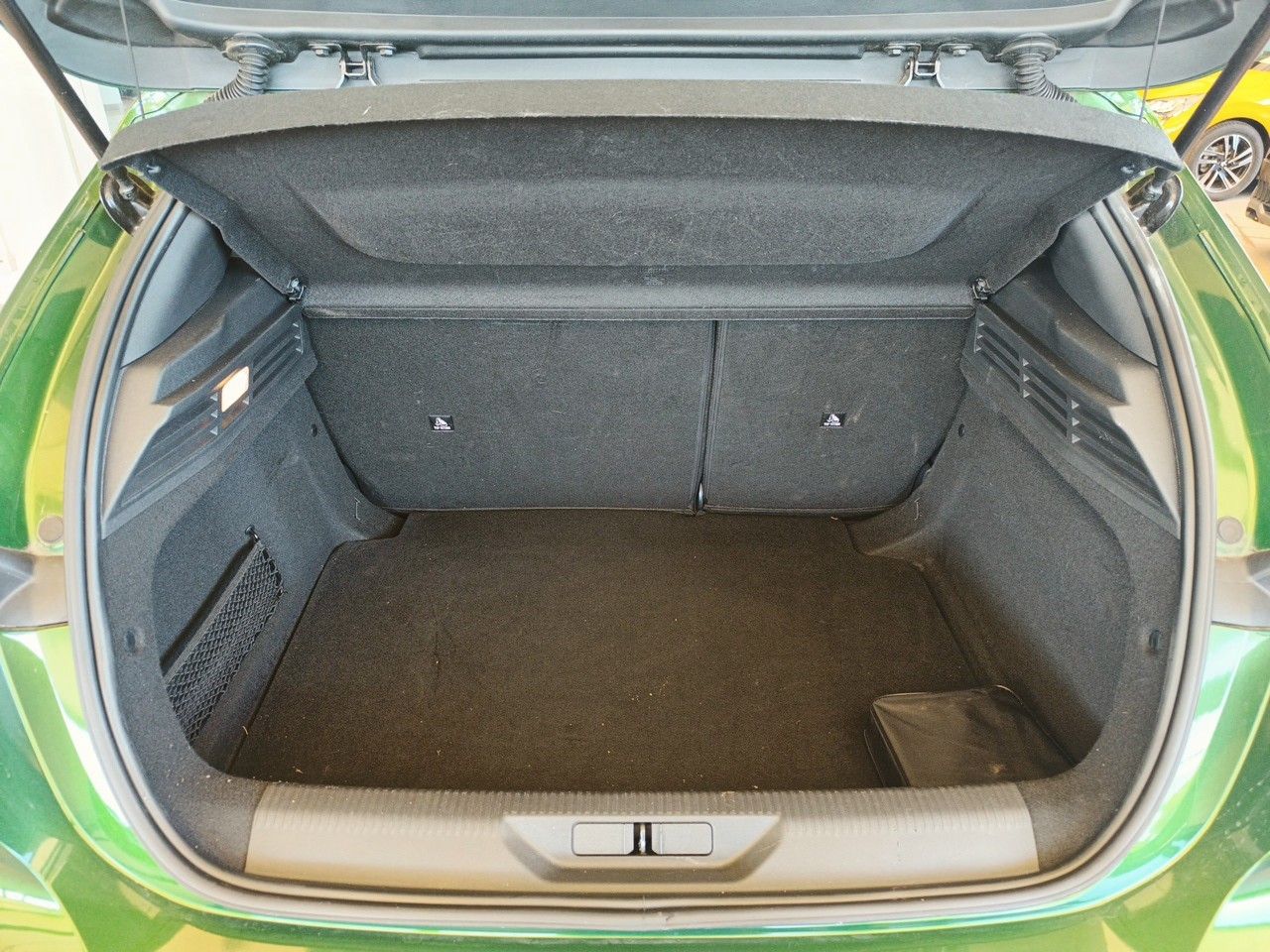 Peugeot 308 5p Active Pack Puretech 110 - Foto 2
