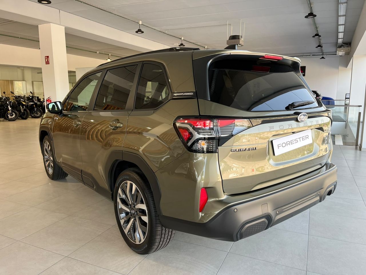 Subaru Forester 2.0i Hybrid Touring - Foto 3