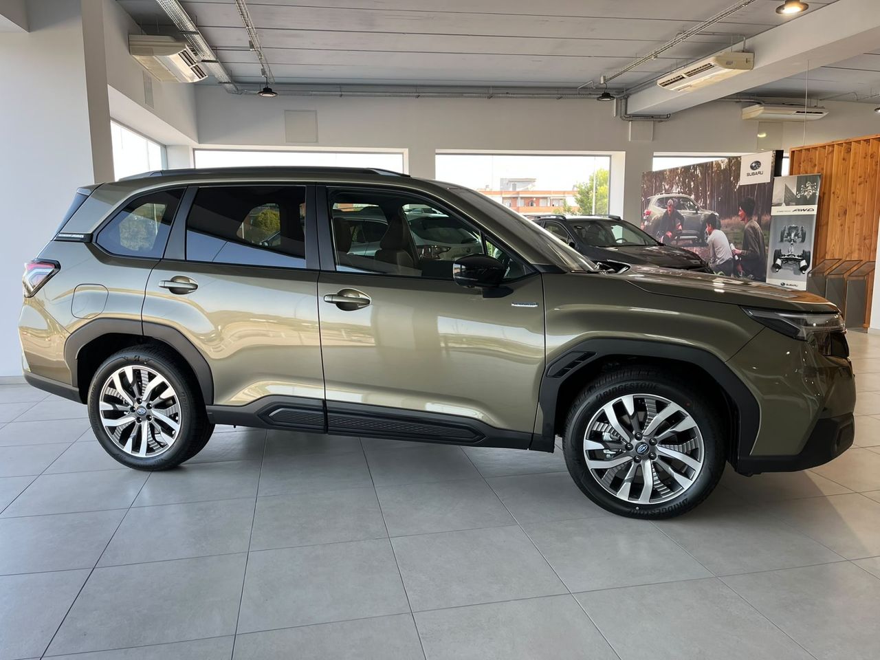 Subaru Forester 2.0i Hybrid Touring - Foto 4