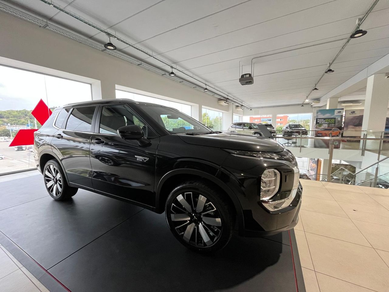 Mitsubishi Outlander PHEV Kaiteki 4WD - Foto 2
