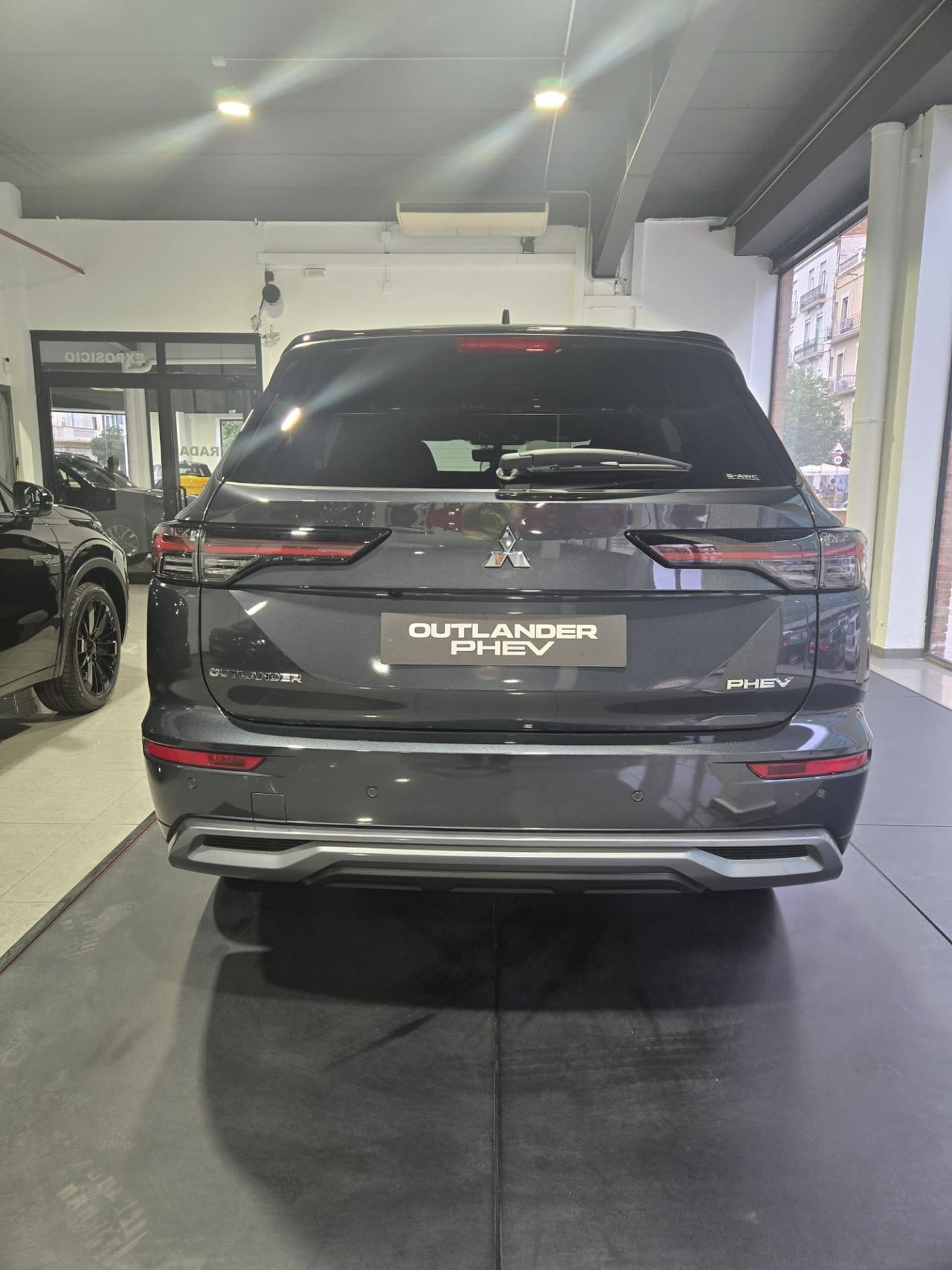 Mitsubishi Outlander PHEV Kaiteki+ 4WD - Foto 5