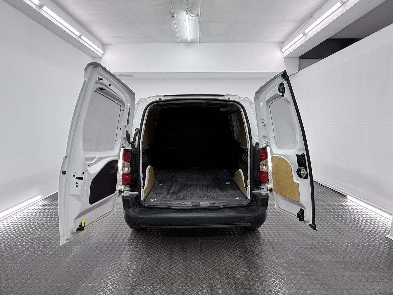 Peugeot Partner Asphalt Standard 1000kg BlueHDi 73kW  - Foto 24