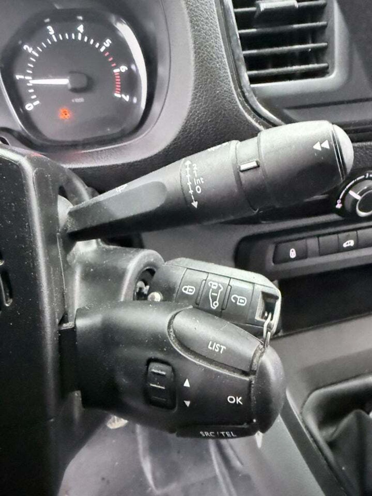 Peugeot Expert Furgon Pro 1.5 BlueHDi 100 SS Standard  - Foto 17