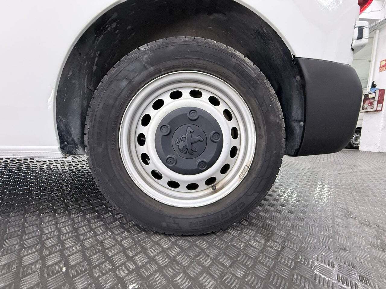 Peugeot Expert Furgon Pro 1.5 BlueHDi 100 SS Standard  - Foto 38
