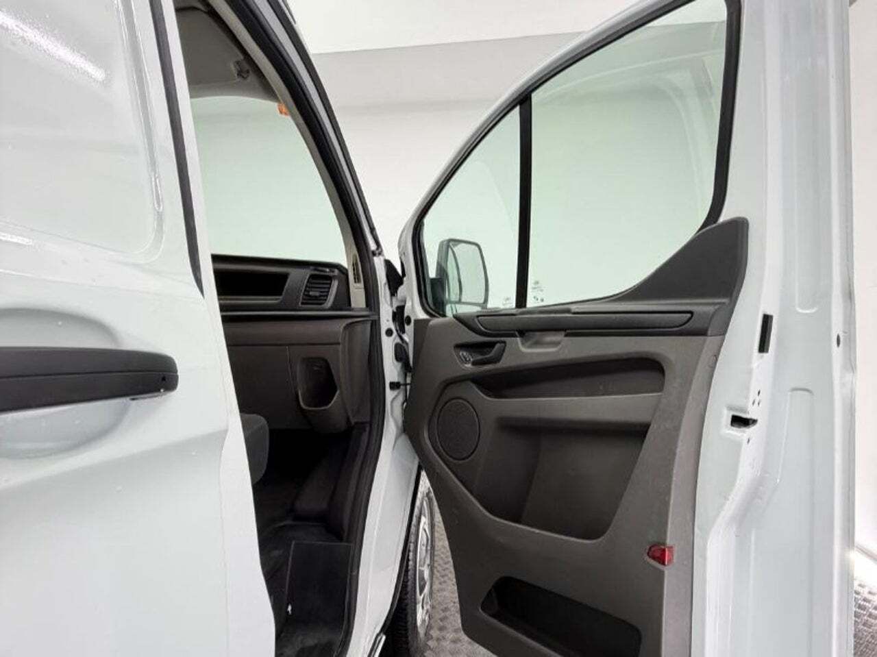 Ford Transit Custom Van 2.0 TDCI 96kW 340 L2 Ambiente  - Foto 25