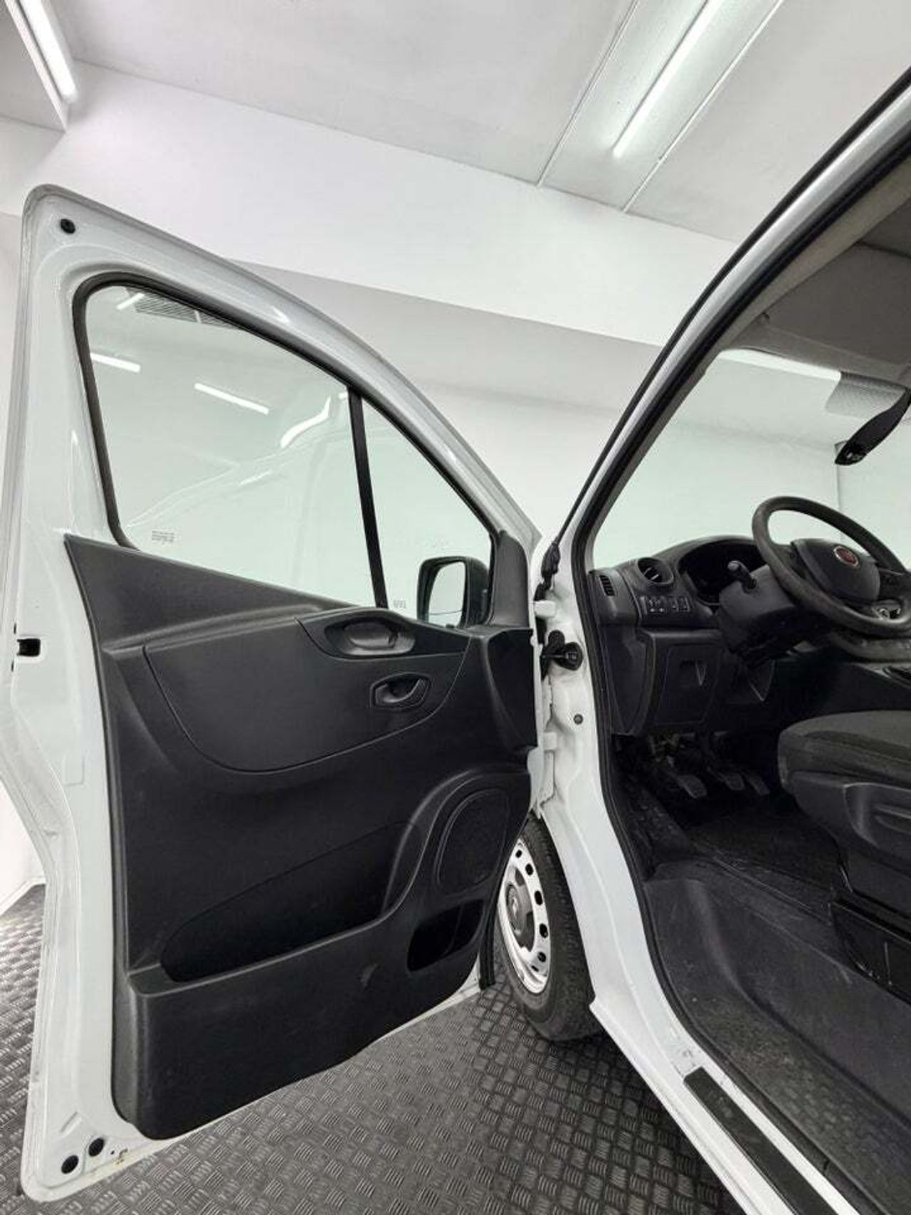 Fiat Talento 1.2 Base Largo 2.0 MJet 88kW 120CV  - Foto 39