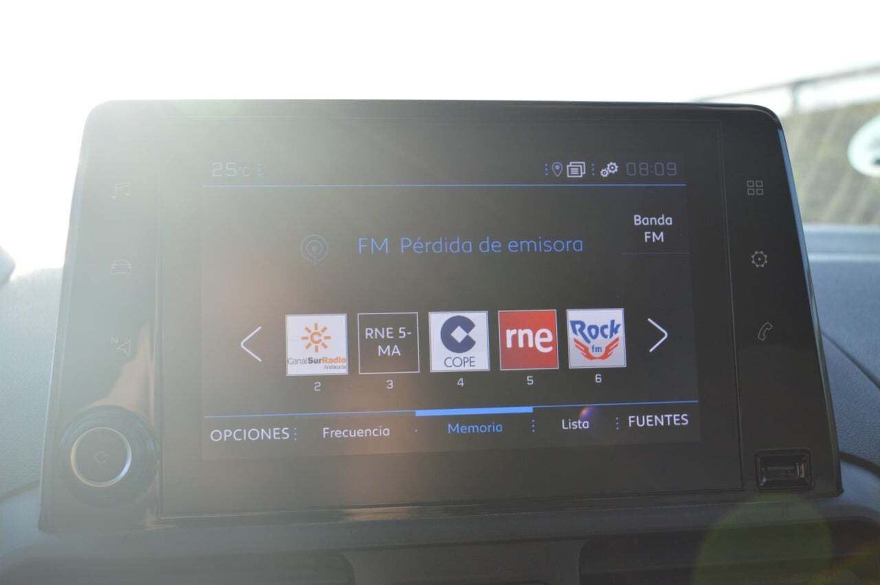 Peugeot Partner Premium Standard 600kg BlueHDi 55kW  - Foto 14