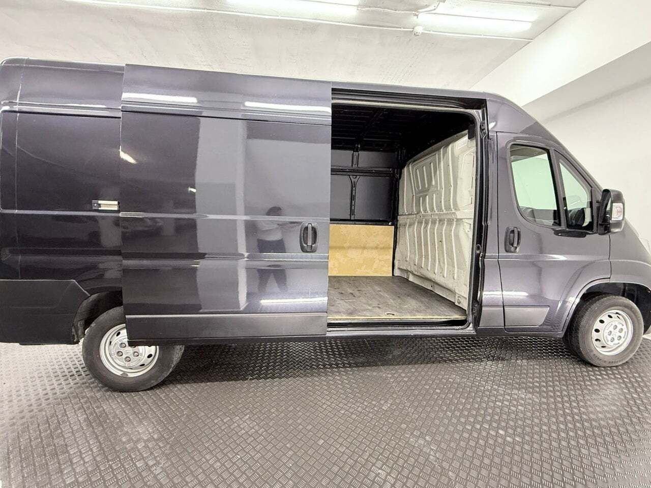 bg
