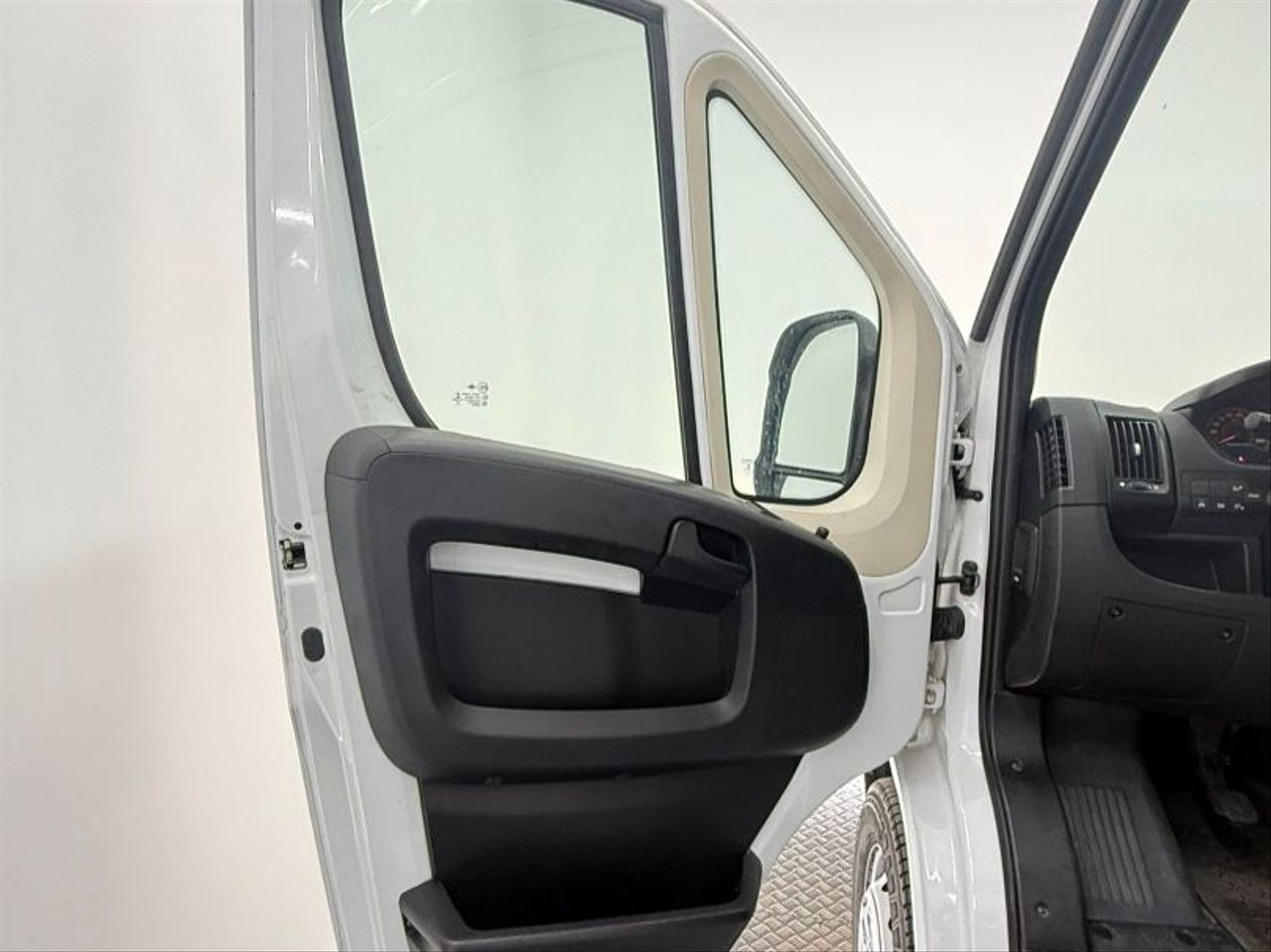 Peugeot Boxer 435 L3 H2 BHDI 103kW 140CV SS  - Foto 29