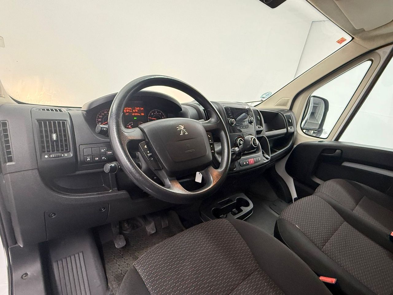 Peugeot Boxer 435 L3 H2 BHDI 103kW 140CV SS  - Foto 13