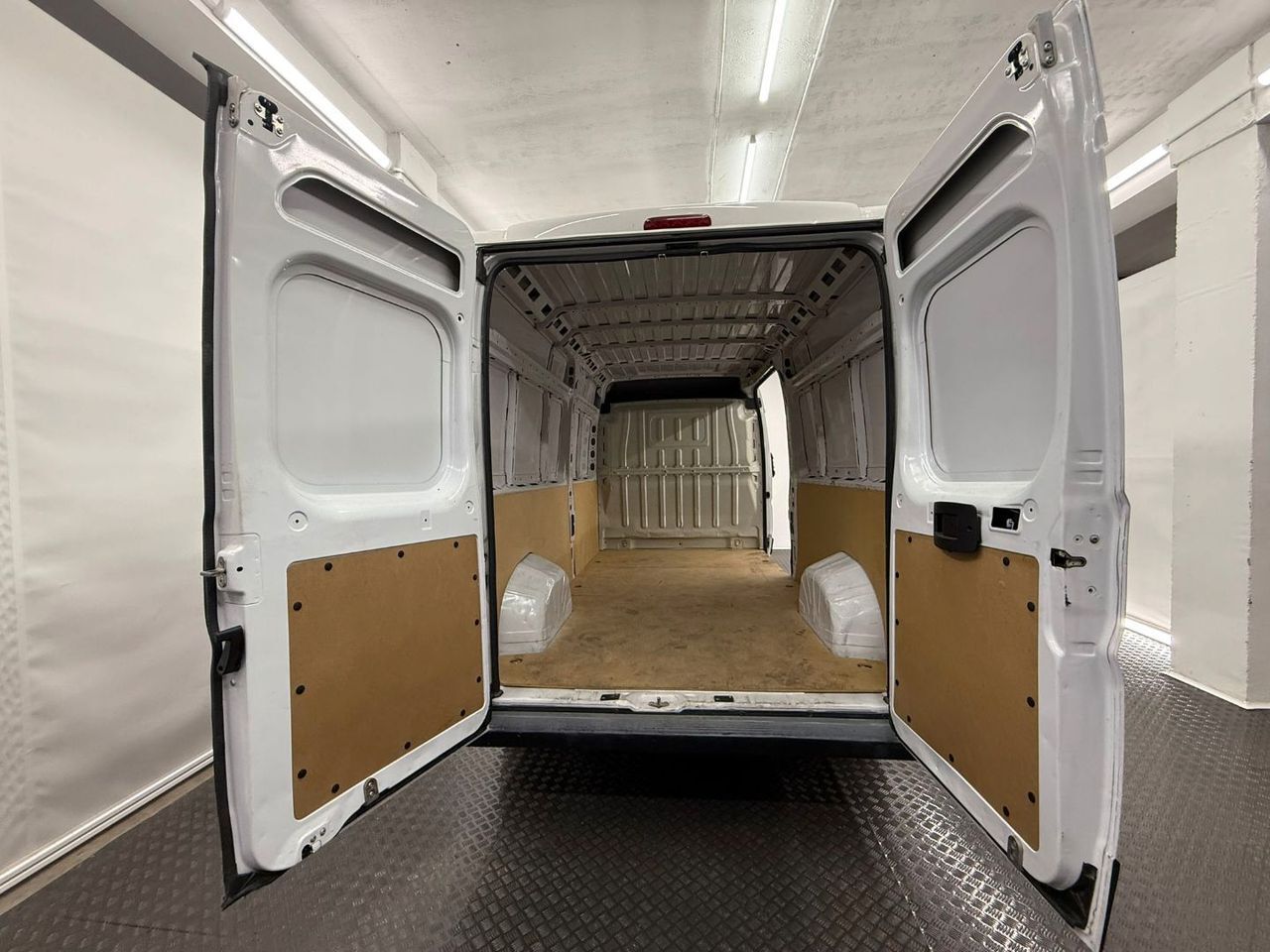 Peugeot Boxer 435 L3 H2 BHDI 103kW 140CV SS  - Foto 23