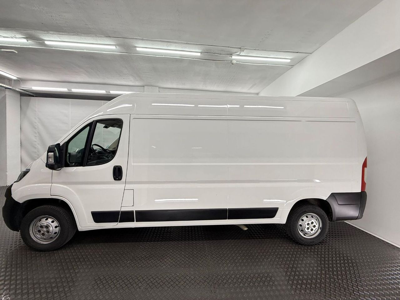 Peugeot Boxer 435 L3 H2 BHDI 103kW 140CV SS  - Foto 9