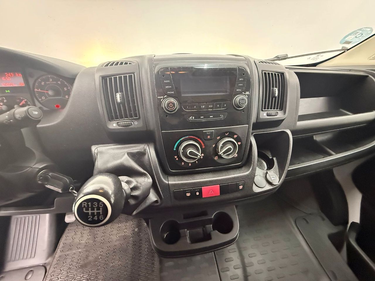 Peugeot Boxer 435 L3 H2 BHDI 103kW 140CV SS  - Foto 15