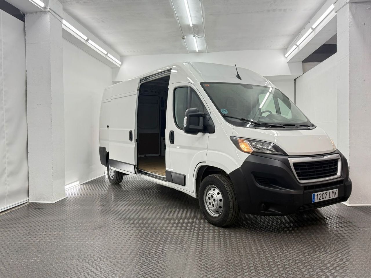 Peugeot Boxer 435 L3 H2 BHDI 103kW 140CV SS  - Foto 6