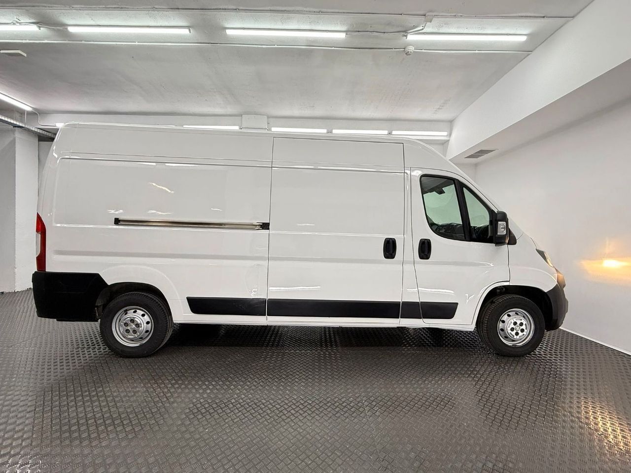 Peugeot Boxer 435 L3 H2 BHDI 103kW 140CV SS  - Foto 7