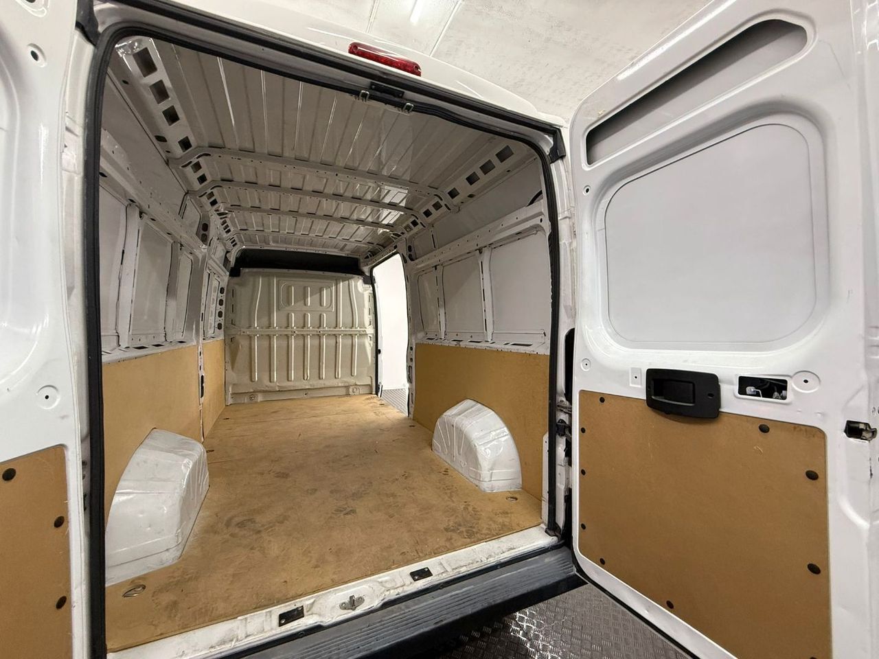 Peugeot Boxer 435 L3 H2 BHDI 103kW 140CV SS  - Foto 25
