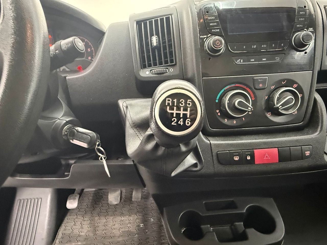 Peugeot Boxer 435 L3 H2 BHDI 103kW 140CV SS  - Foto 16