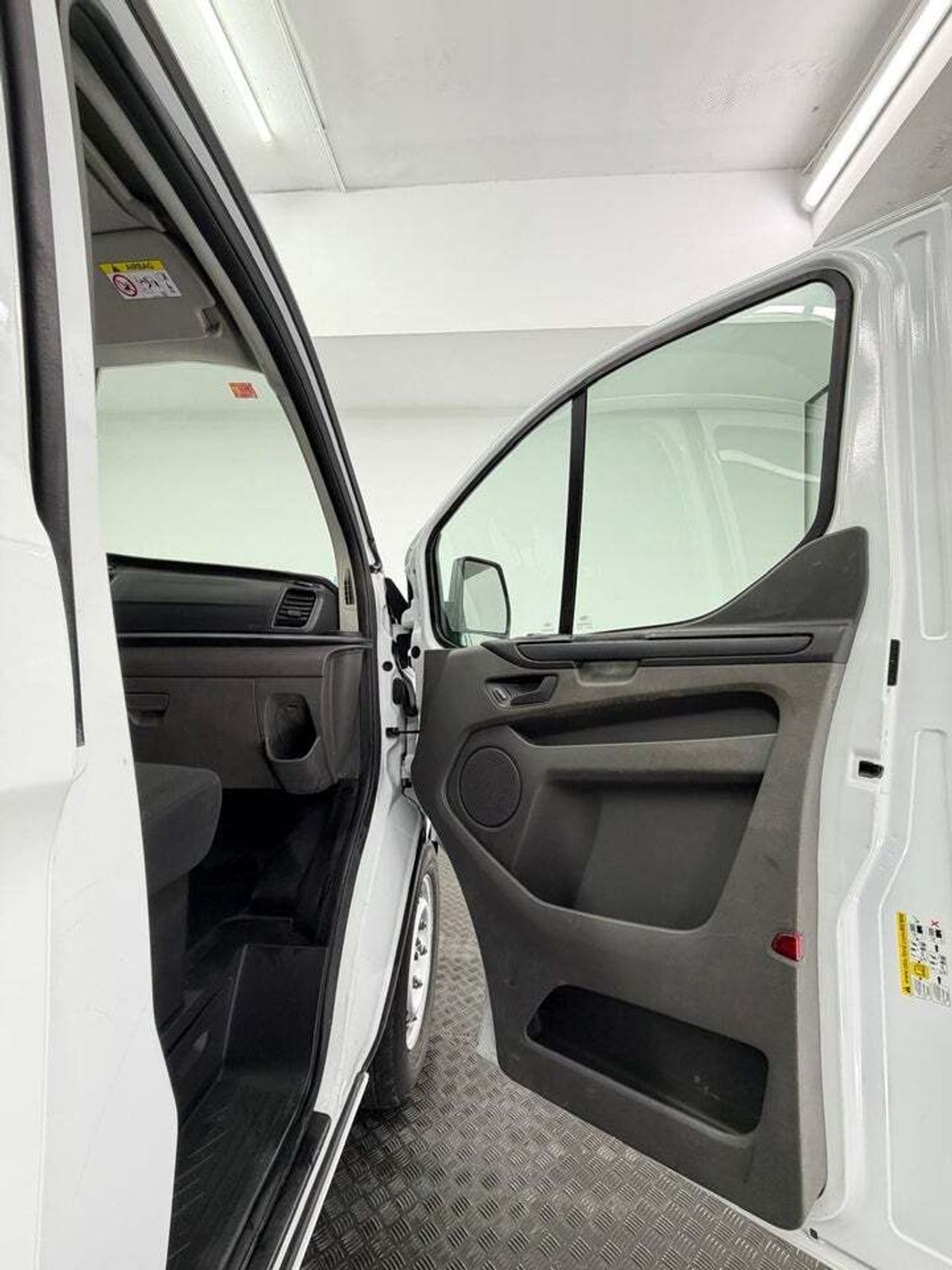Ford Transit Custom Kombi 2.0 TDCI 77kW 320 L1 Ambiente  - Foto 26