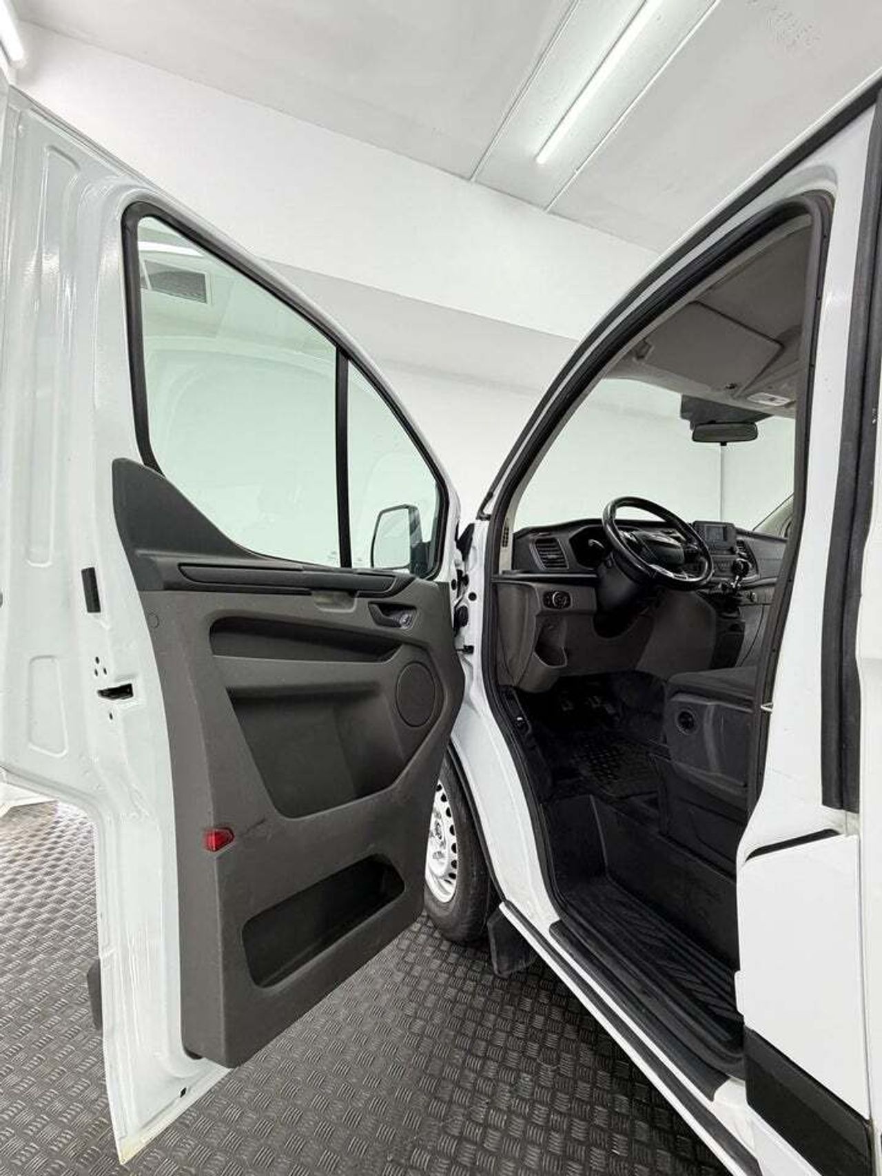 Ford Transit Custom Kombi 2.0 TDCI 77kW 320 L1 Ambiente  - Foto 25