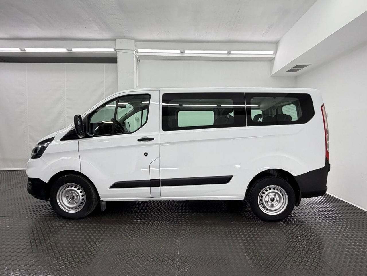 Ford Transit Custom Kombi 2.0 TDCI 77kW 320 L1 Ambiente  - Foto 9