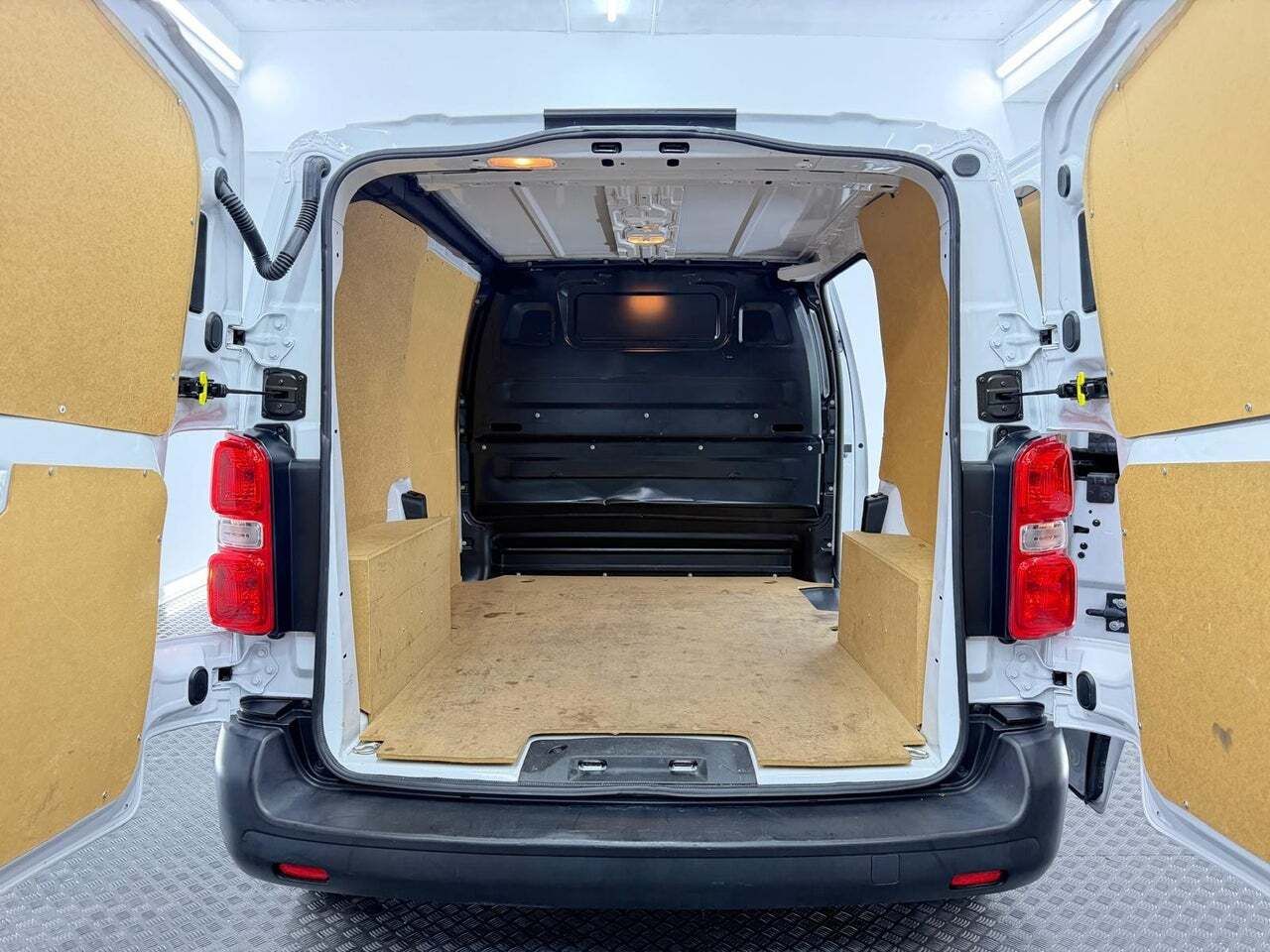 Fiat Scudo 50 kW Furgon L1 Business  - Foto 34